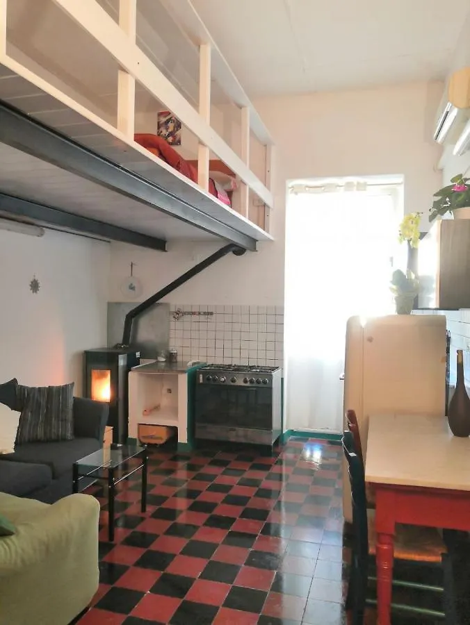 Appartamento Affascinante Monolocale in palazzo storico, 50mtr da piazza Azuni Sassari Italia